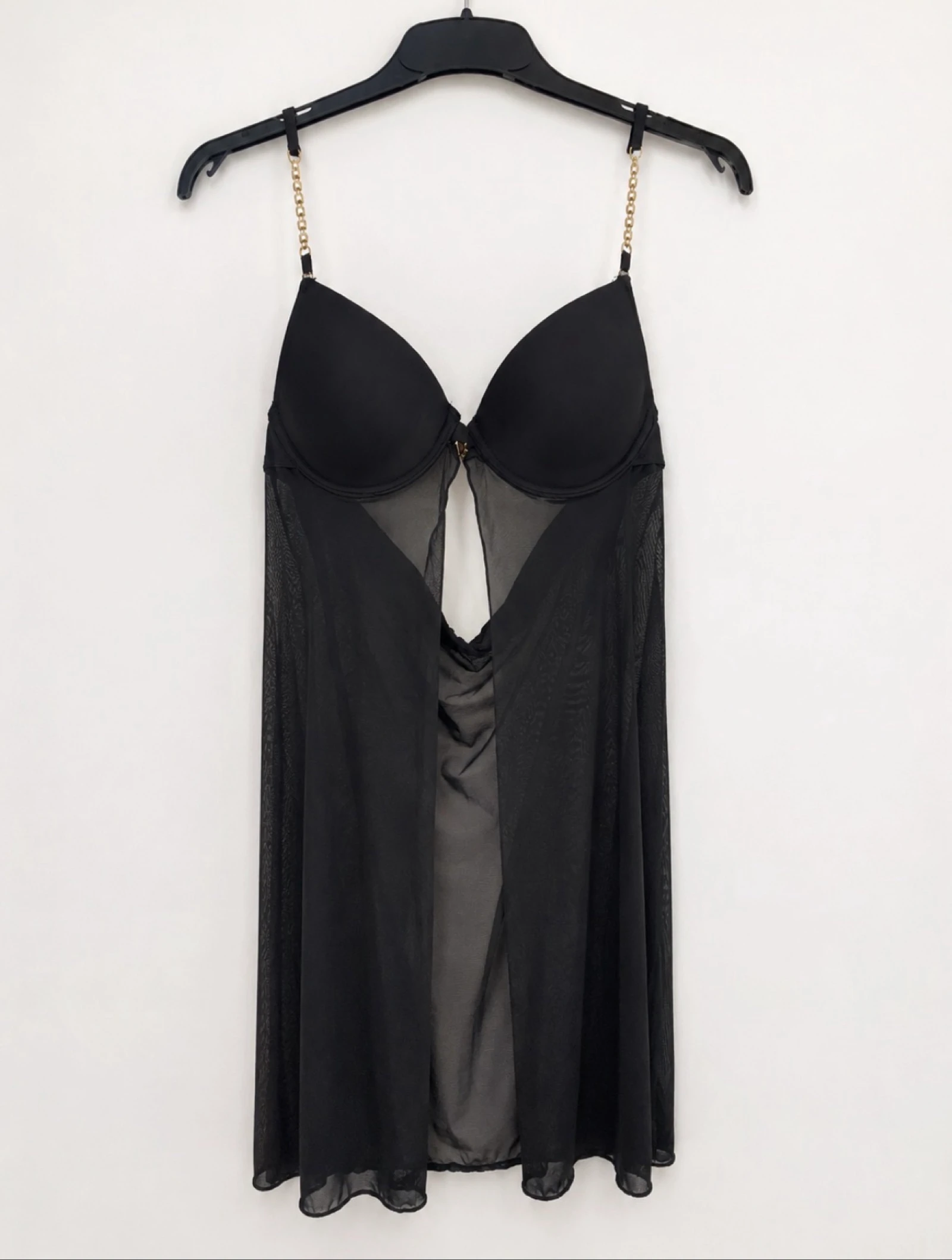 Deshabillé preto em voile transparente com bojos rígidos e correntes douradas tamanho 38 elegante – photo 2